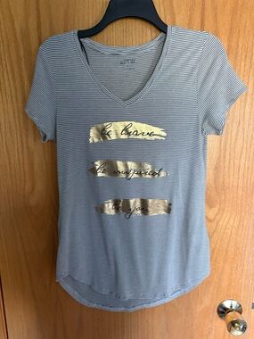 APT 9 Be Brave Women's V-Neck Stripe Tee with Gold Accents Sz s